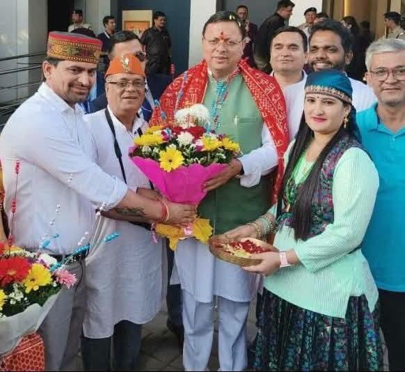 मुख्यमंत्री  पुष्कर सिंह धामी ने मुंबई में आयोजित प्रवासी उत्तराखण्डवासियों के सम्मेलन में देश-विदेश में बसे उत्तराखण्ड मूल के लोगों के साथ आत्मीय संवाद किया
