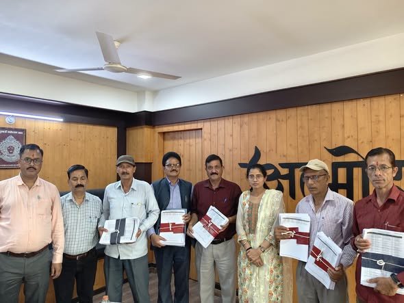 जनपद में निर्वाचन नामावलियों के विशेष गहन पुनरीक्षण (एसआईआर) कार्यक्रम के अंतर्गत सोमवार को अपर जिलाधिकारी एवं उप जिला निर्वाचन अधिकारी युक्ता मिश्र जी की अध्यक्षता में मान्यता प्राप्त राजनीतिक दलों तथा उनके द्वारा नामित मतदान केंद्र स्तरीय अभिकर्ताओं (बीएलए-1) के साथ बैठक आयोजित की गई।