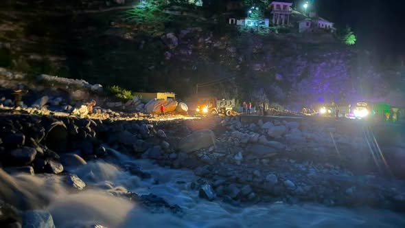 मुख्यमंत्री  पुष्कर सिंह धामी के निर्देशों का असर तमक नाले में मार्ग बहाली के कार्य में स्पष्ट रूप से देखने को मिला है