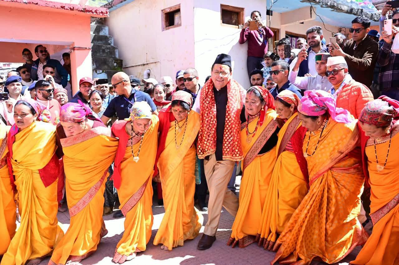 श्री बदरीनाथ धाम के टूरिस्ट अराइवल प्लाजा में भारतीय सेना एवं जिला प्रशासन चमोली के संयुक्त तत्वावधान में ऑपरेशन सद्भावना के तहत आयोजित दो दिवसीय ‘देवभूमि कल्चरल फेस्टिवल-2026’ का आज समापन हुआ