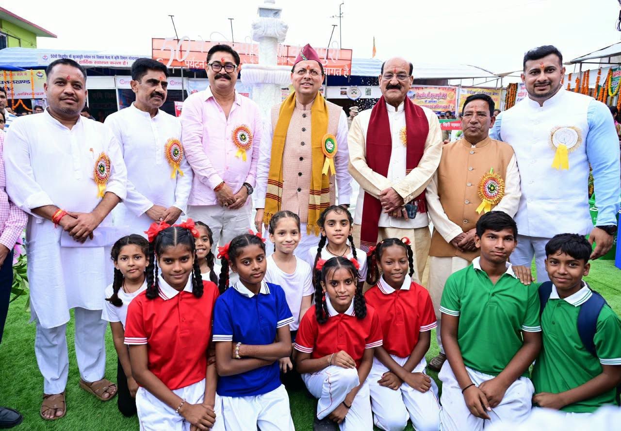 कुंजापुरी मेले की स्वर्ण जयंती का आगाज, धामी ने किया ध्वजारोहण