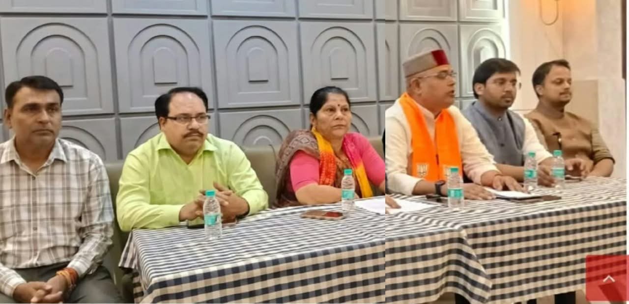 कांग्रेस नेता राहुल गांधी द्वारा राष्ट्रीय सुरक्षा सलाहकार अजीत डोभाल पर की गई टिप्पणी को लेकर भाजपा नेताओं ने जताई नाराजगी