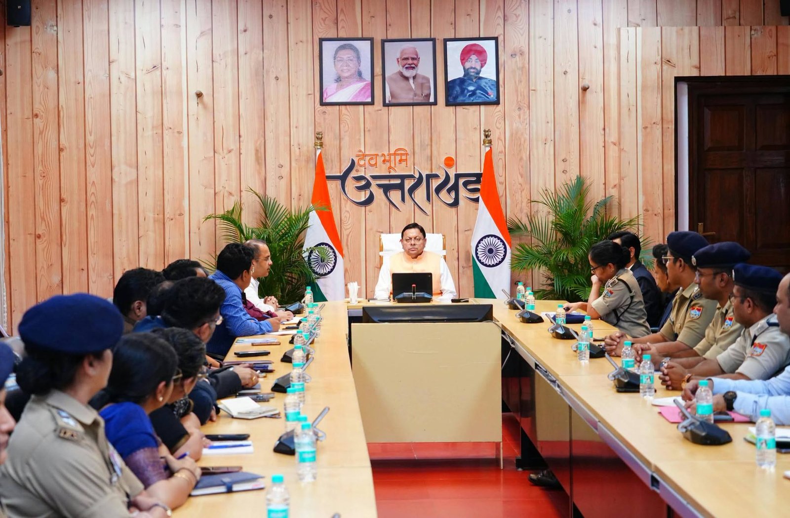 सड़कों की मरम्मत में लापरवाही पर तय होगी अधिकारियों की जवाबदेही: धामी