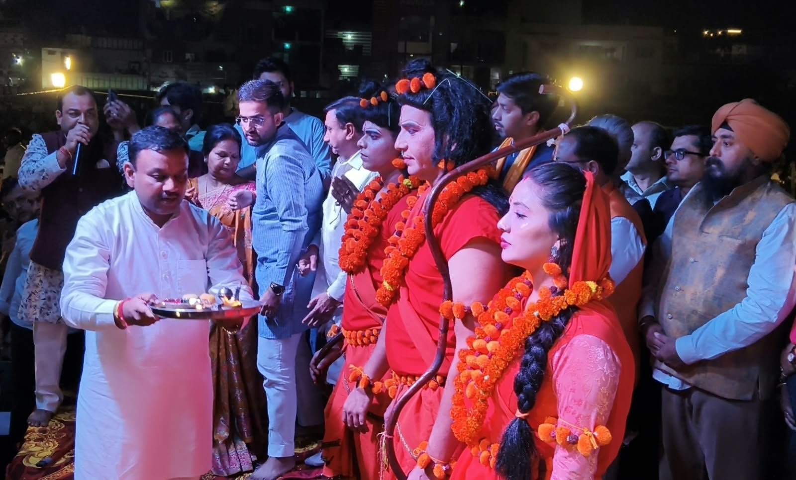 जय श्रीराम के जयकारों के साथ नगर में दशहरे पर हुआ रावण,मेघनाथ और कुंभकरण का दहन