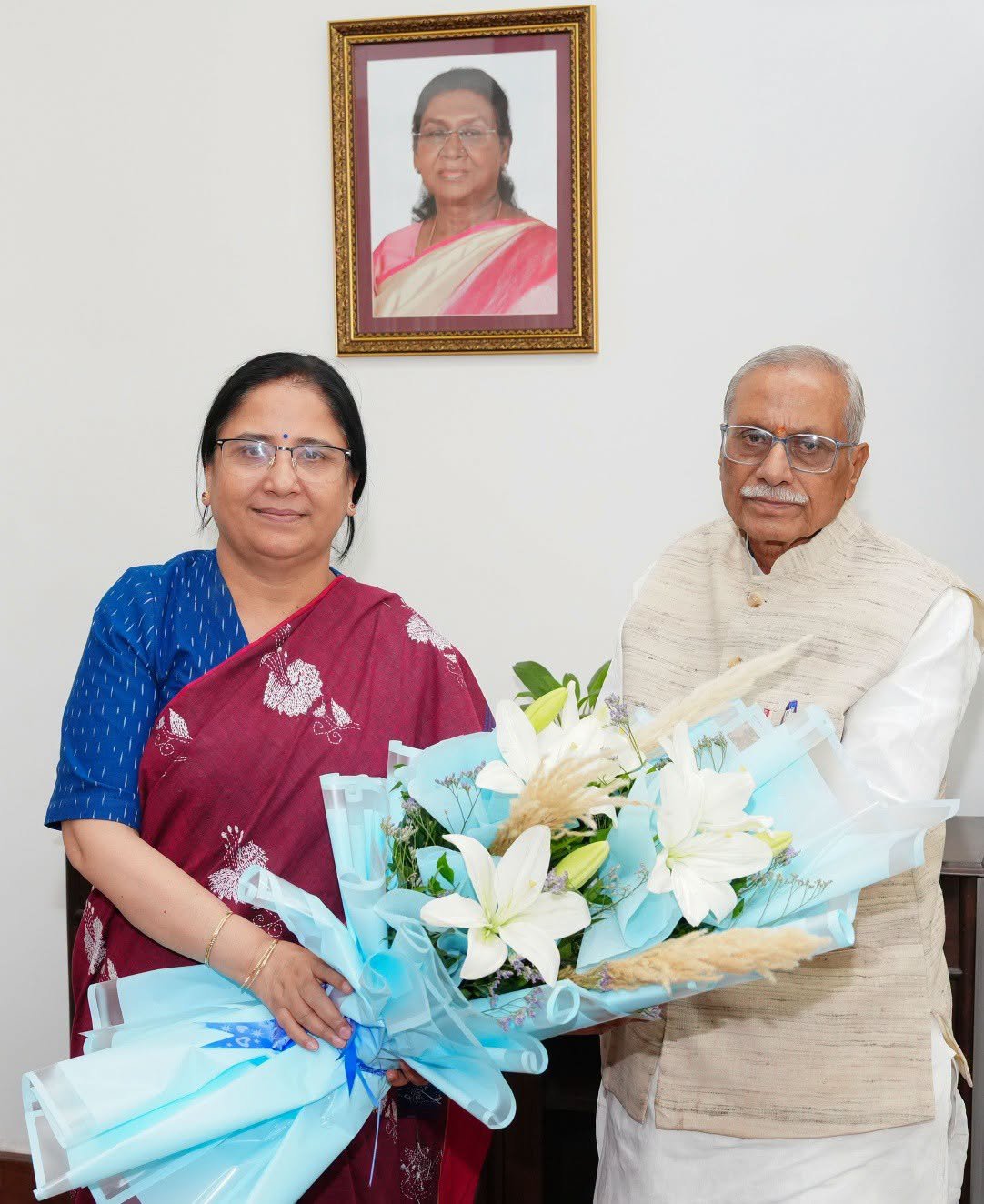 राज्यपाल डॉ. ढाल सिंह बिसेन से आज लोक भवन में विभिन्न विश्वविद्यालयों के कुलपतियों ने अलग-अलग शिष्टाचार भेंट की
