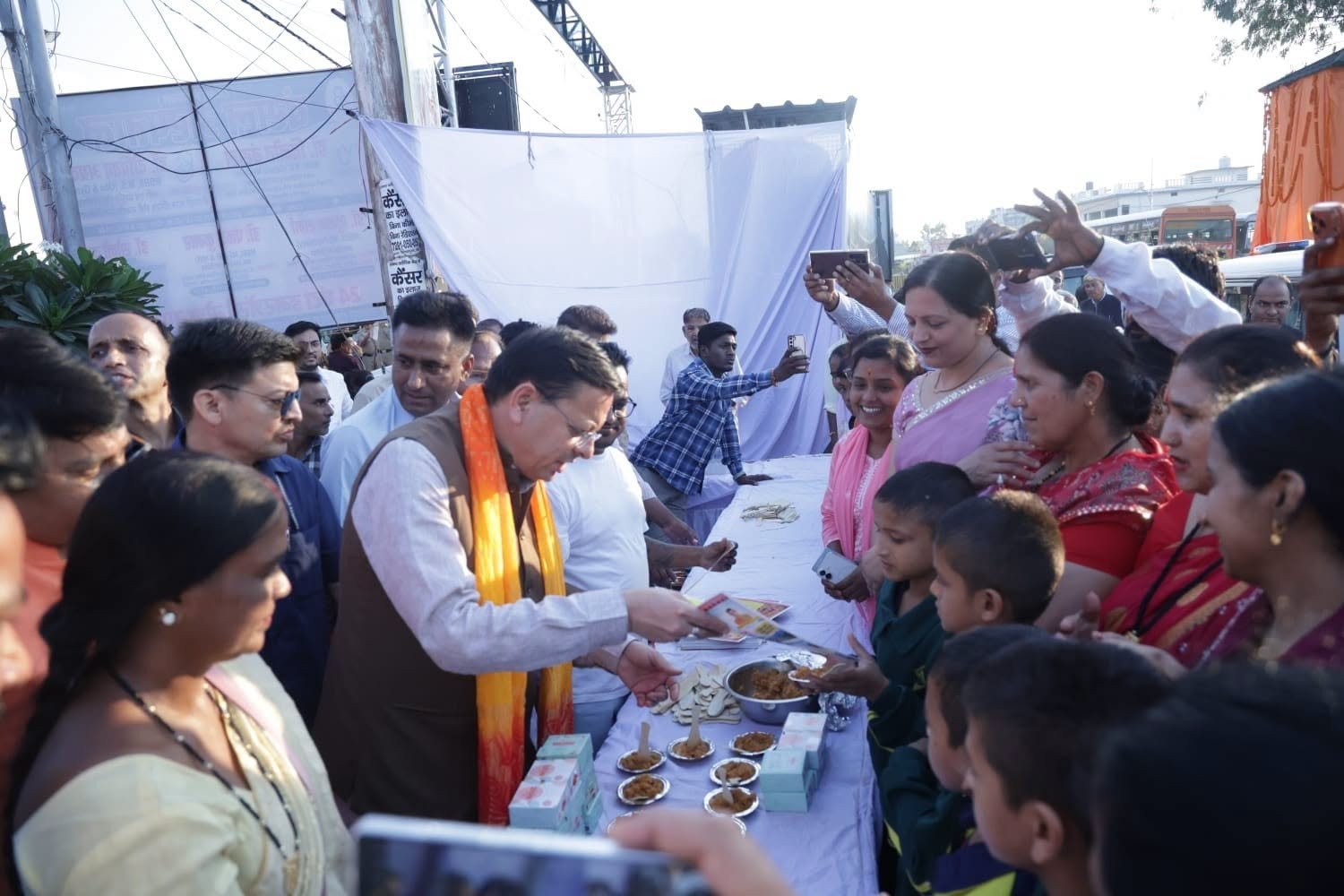 मुख्यमंत्री पुष्कर सिंह धामी ने जनपद चम्पावत के बनबसा में नशामुक्त देवभूमि उत्तराखण्ड के संकल्प को साकार करने के उद्देश्य से आयोजित ‘नशामुक्ति सद्भावना दौड़’ में प्रतिभाग किया